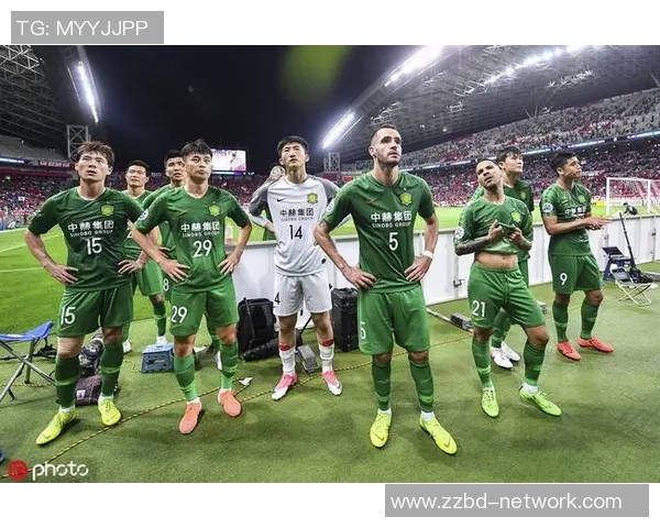 足球明星背后的故事与成就排名揭示他们的成长历程与人生轨迹